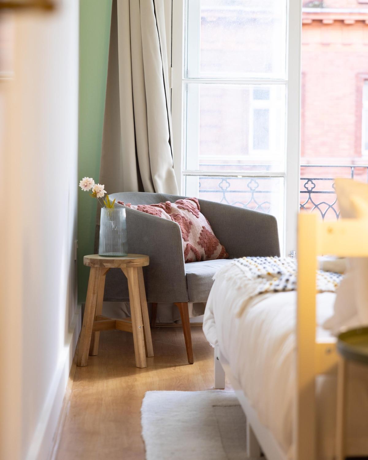 Appartamento Spacious Two-bed 100m From Trafalgar Sqr